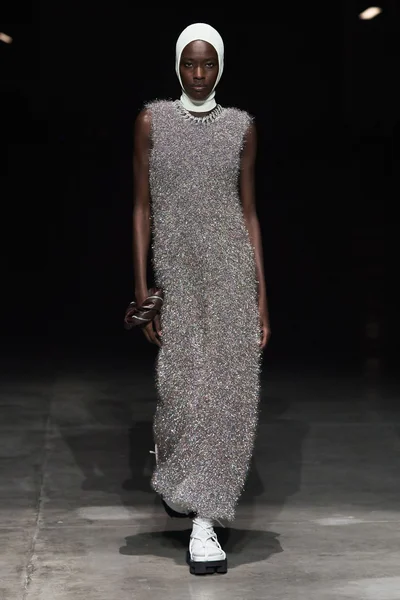 Look 49